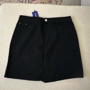 Classic Black Mini Skirt